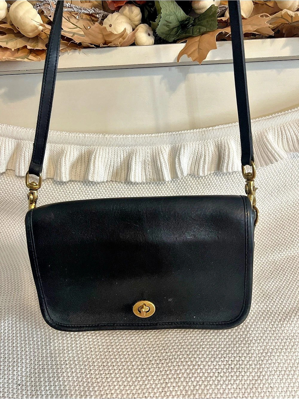 ✨ Vintage Coach Black Glove-Tanned Leather Companion Bag ✨